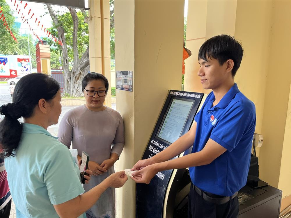 THÀNH PHỐ HỒ CHÍ MINH: VẬN HÀNH CHÍNH QUYỀN 2 CẤP  NÂNG CAO HIỆU LỰC QUẢN LÝ, PHỤC VỤ NHÂN DÂN